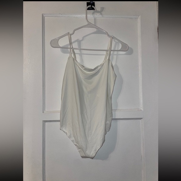 Fabletics Yitty Smoothed Reality Square Neck Bodysuit xl - Picture 2 of 4